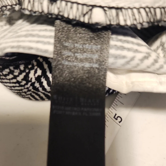 White House Black Market Monochrome Wide Leg Pants - Picture 5 of 9